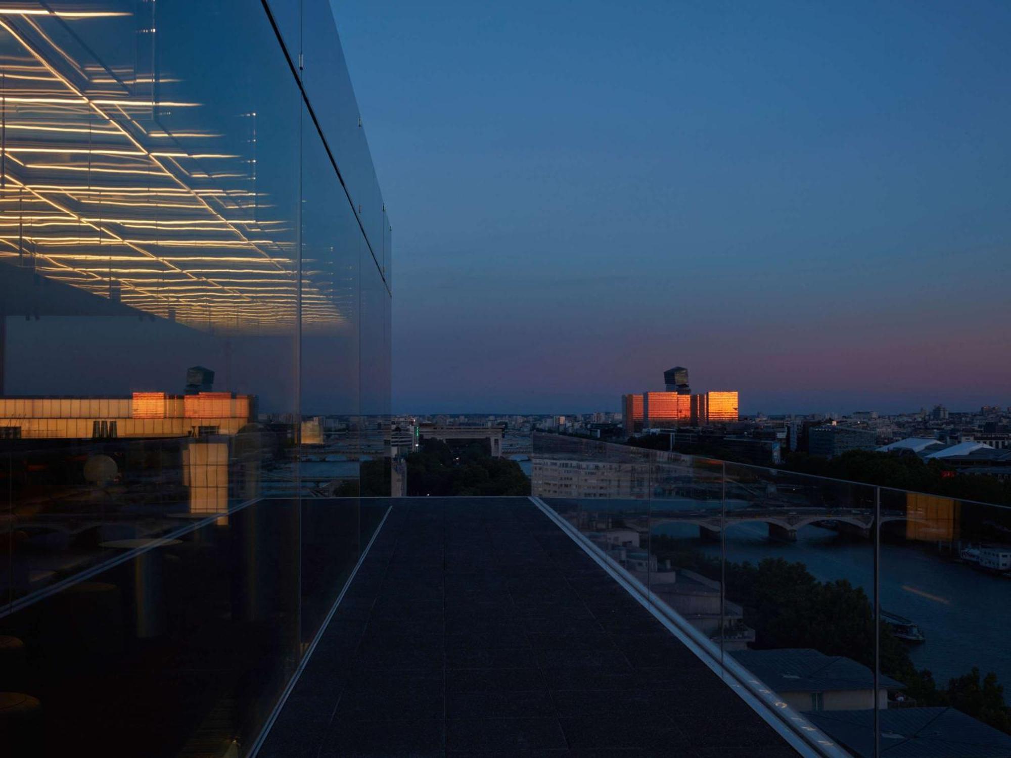 So/ Paris Hotel 外观 照片 View from the top of the building