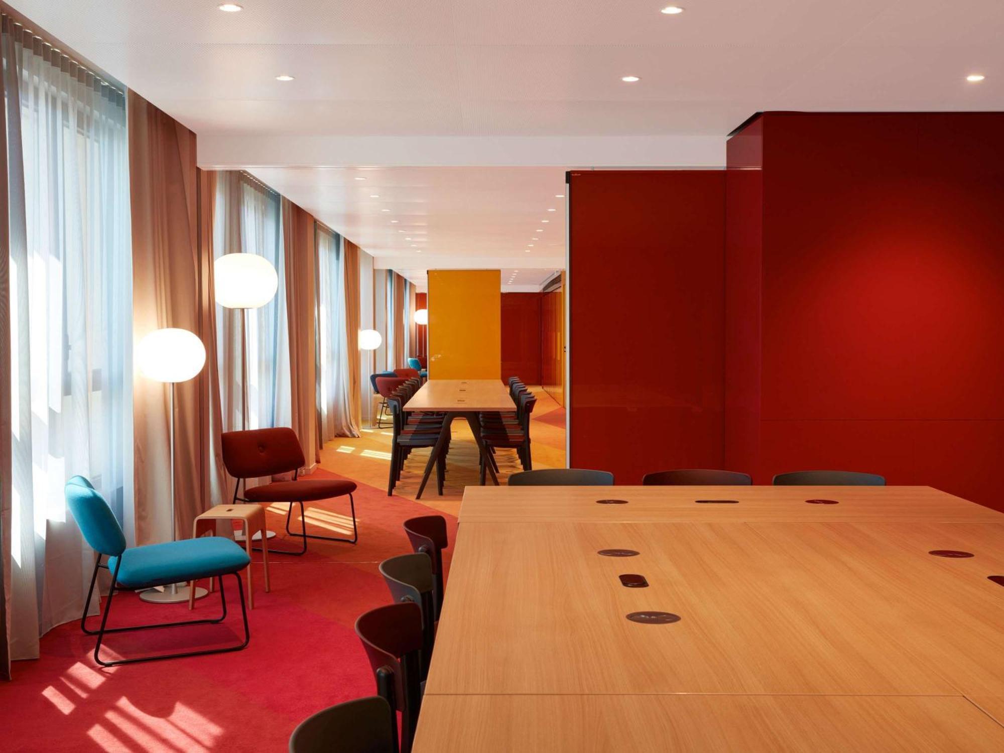 So/ Paris Hotel 外观 照片 The interior of the hotel