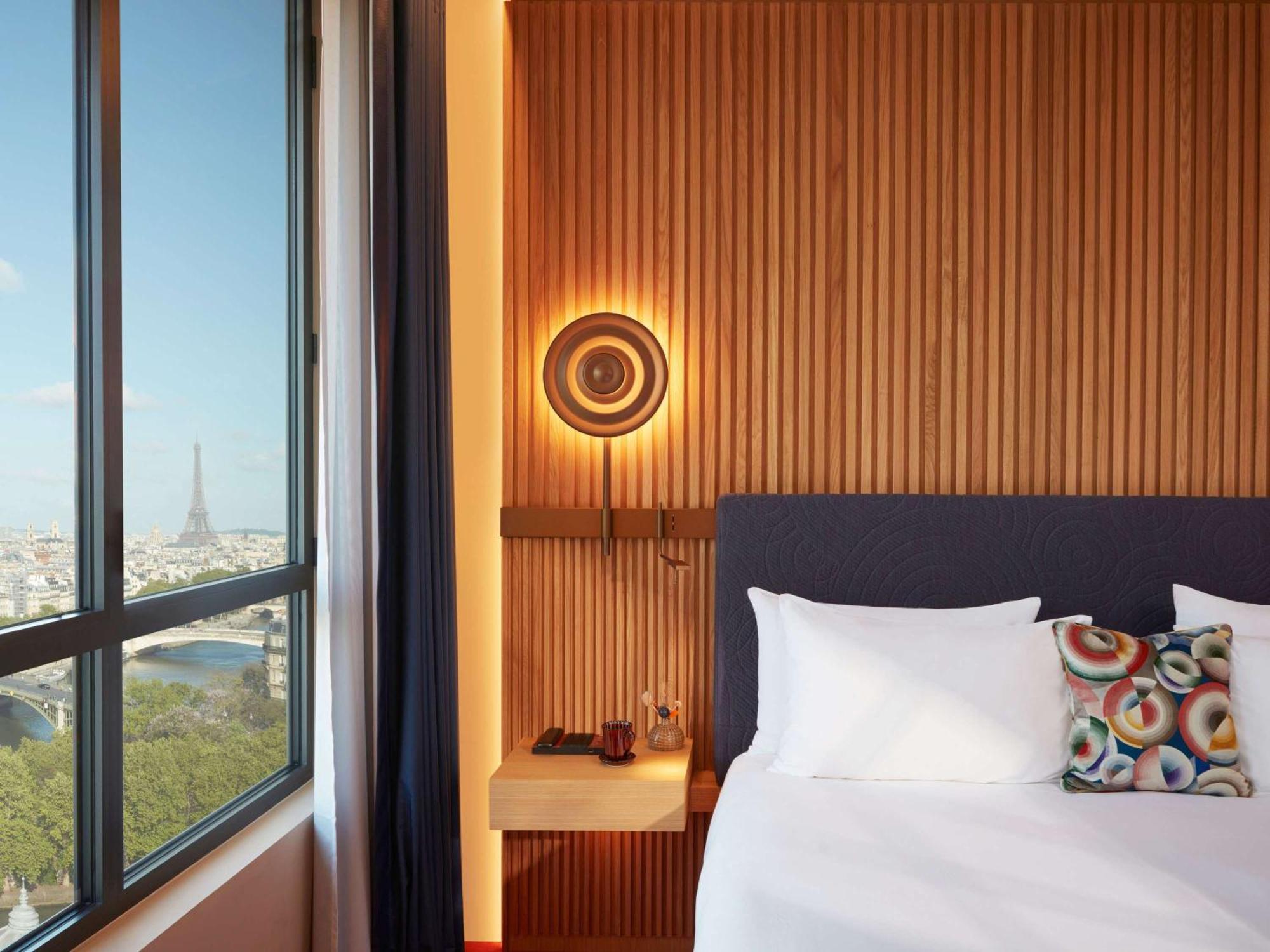 So/ Paris Hotel 外观 照片 A room at the hotel