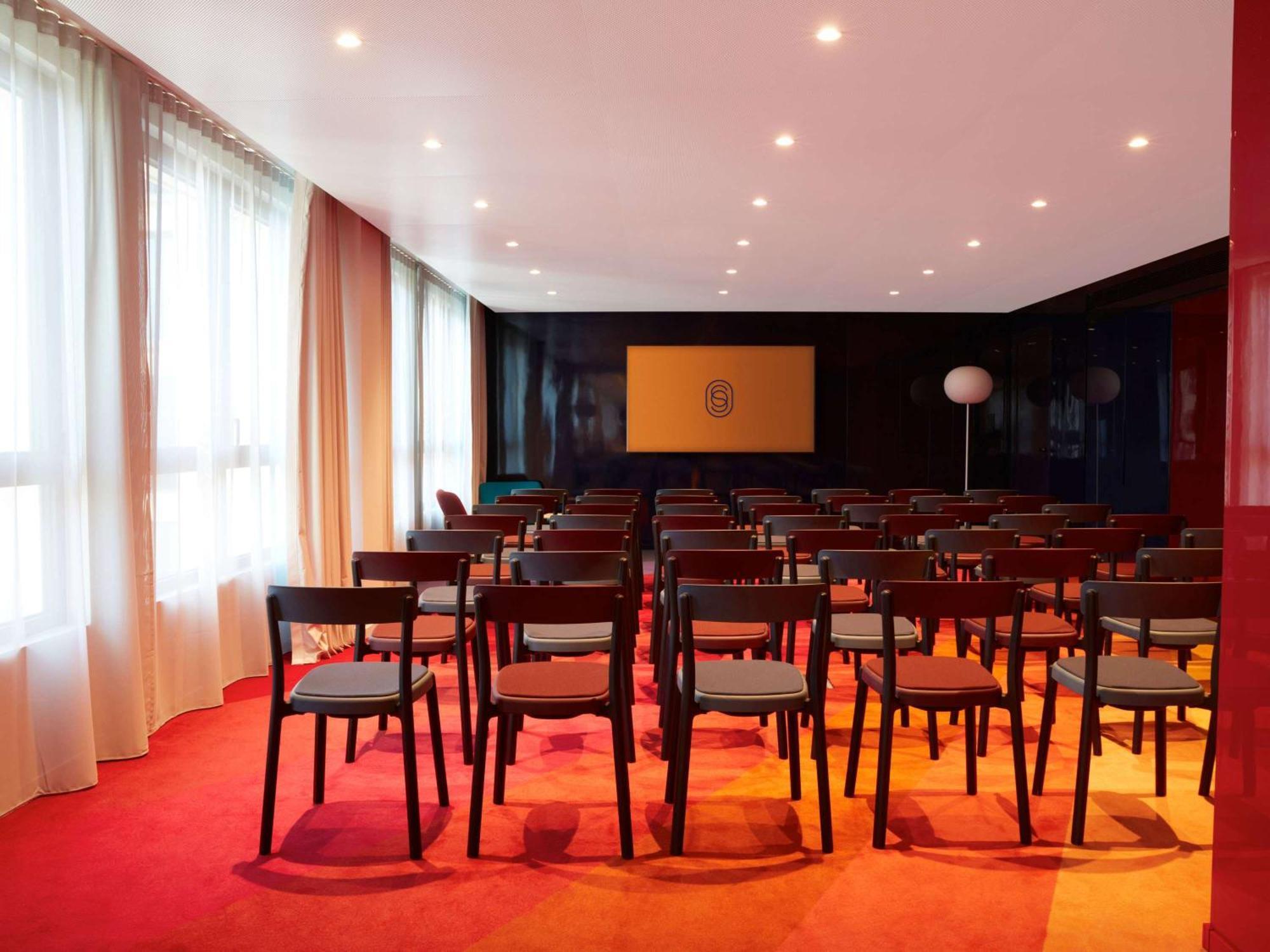 So/ Paris Hotel 外观 照片 The auditorium